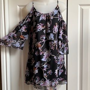 WHBM NWT cold shoulder shift dress
